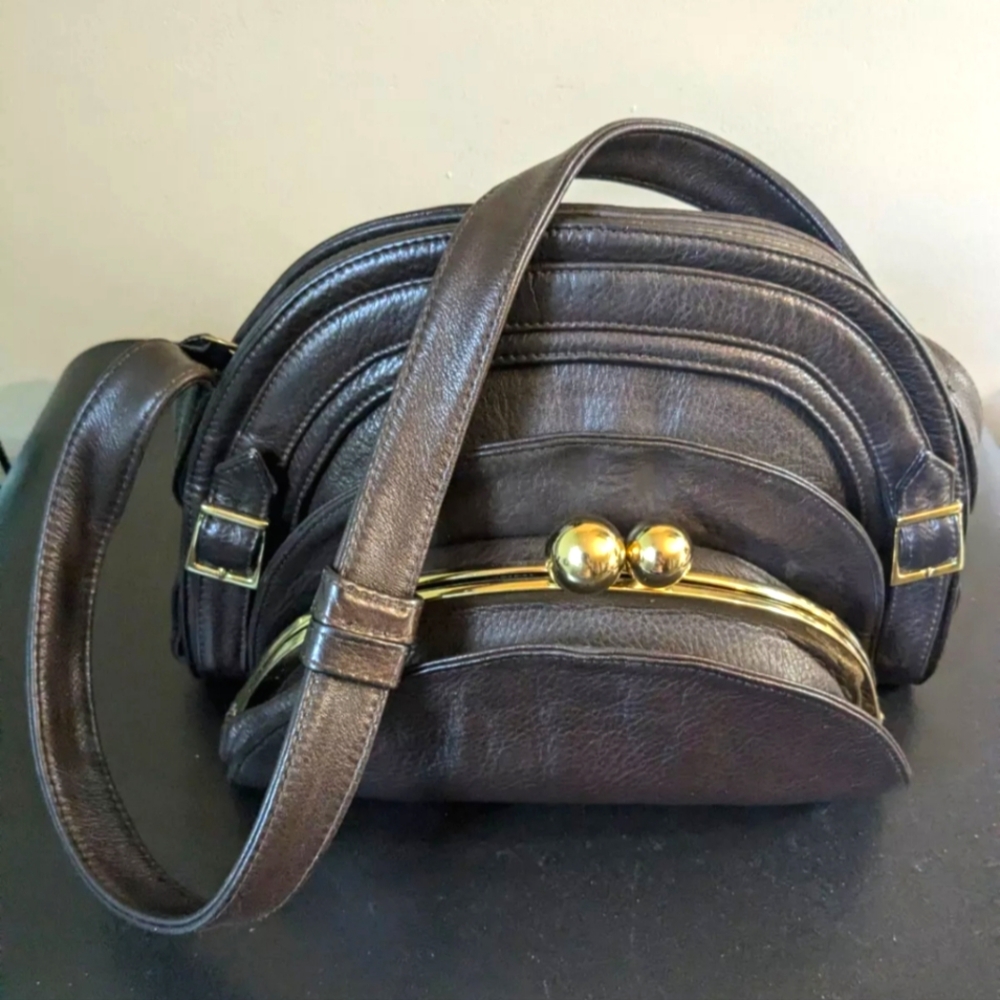 BULGA Chocolate Brown Pebble Leather Shoulder Handbag FREE PURSE PILLOW